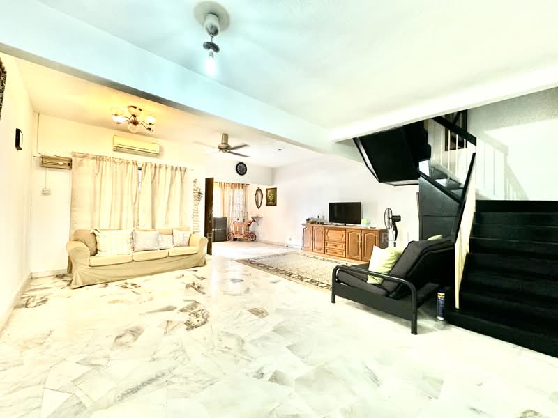 Rumah Teres untuk Dijual di Usj 2 (Subang Jaya) - Zaffur Nazri - Living Room - PropertyGuru.com.my
