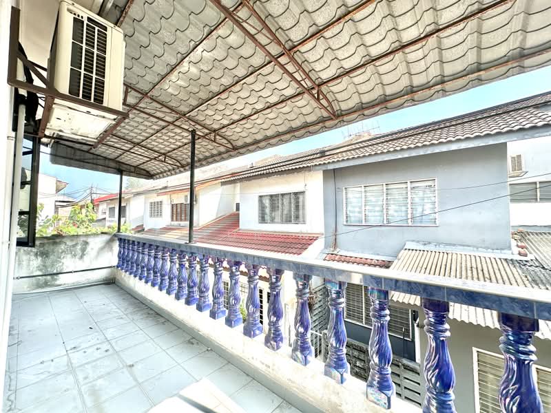 Rumah Teres untuk Dijual di Usj 2 (Subang Jaya) - Zaffur Nazri - Balcony - PropertyGuru.com.my