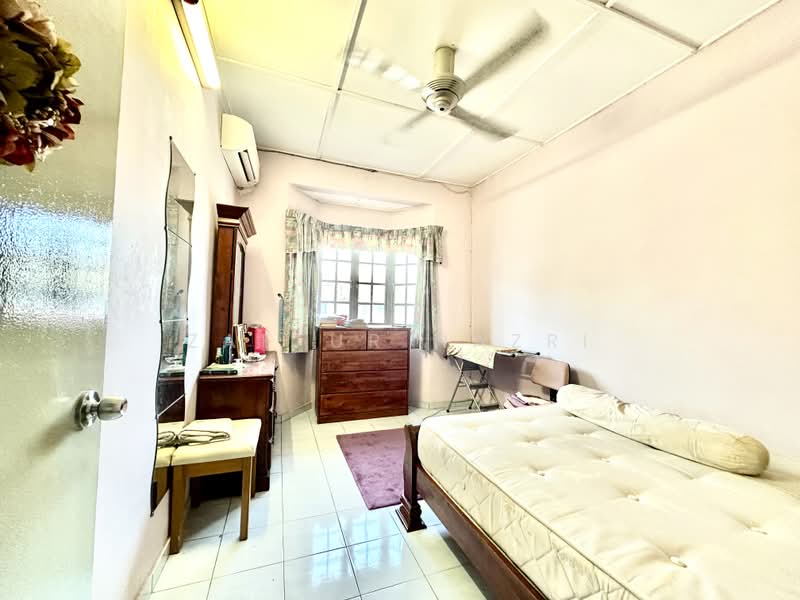 Rumah Teres untuk Dijual di Usj 2 (Subang Jaya) - Zaffur Nazri - Bedroom - PropertyGuru.com.my