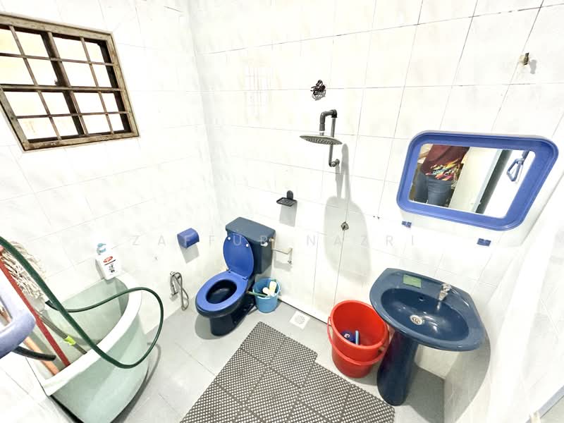 Rumah Teres untuk Dijual di Usj 2 (Subang Jaya) - Zaffur Nazri - Bathroom - PropertyGuru.com.my