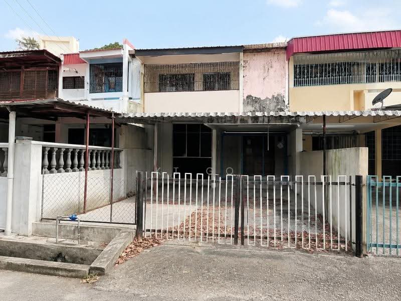 Rumah Teres 2-Tingkat untuk Dijual di Taman Sri Serdang (Seri Kembangan) - KT Go - Exterior - PropertyGuru.com.my