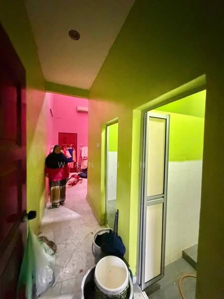 1-storey Terraced House for Sale in Kampung Baru (Tangkak) - Wan Ning - Corridor - PropertyGuru.com.my