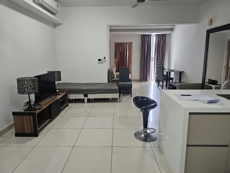 Kediaman Servis untuk Dijual di Suasana Bukit Ceylon / Raja Chulan Residences - Chin Ke Soh - Living Room - PropertyGuru.com.my