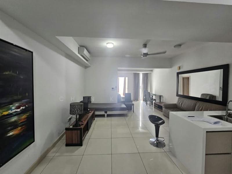 Kediaman Servis untuk Dijual di Suasana Bukit Ceylon / Raja Chulan Residences - Chin Ke Soh - Living Room - PropertyGuru.com.my