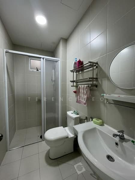 Kediaman Servis untuk Disewa di Meridin Bayvue Serviced Apartment - Terence Eo - Bathroom - PropertyGuru.com.my