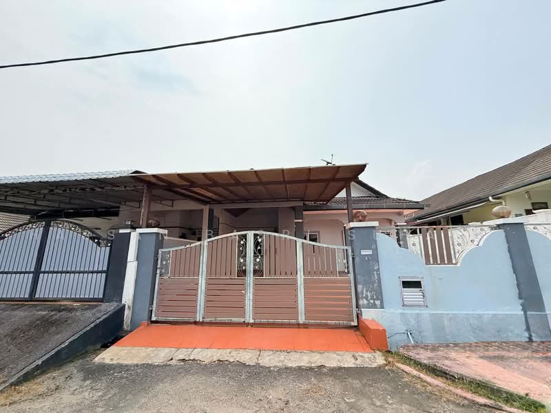 Semi-Detached House for Sale in Taman Tasik Jaya (Senawang) - Hassan Basri Suhaimi - Exterior - PropertyGuru.com.my