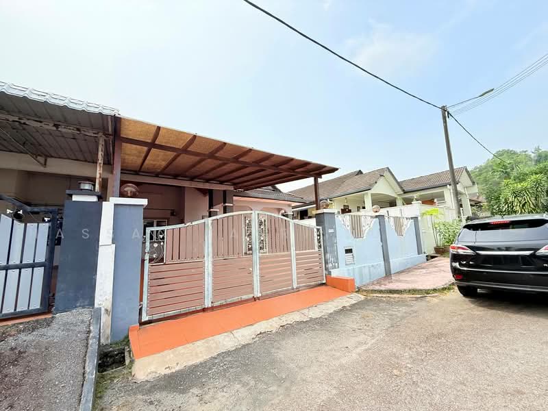 Semi-Detached House for Sale in Taman Tasik Jaya (Senawang) - Hassan Basri Suhaimi - Exterior - PropertyGuru.com.my