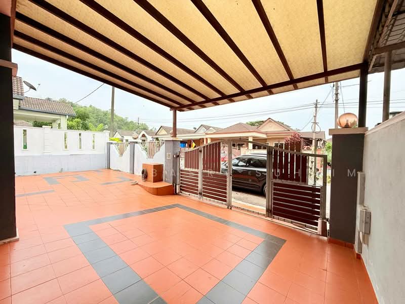 Semi-Detached House for Sale in Taman Tasik Jaya (Senawang) - Hassan Basri Suhaimi - Exterior - PropertyGuru.com.my
