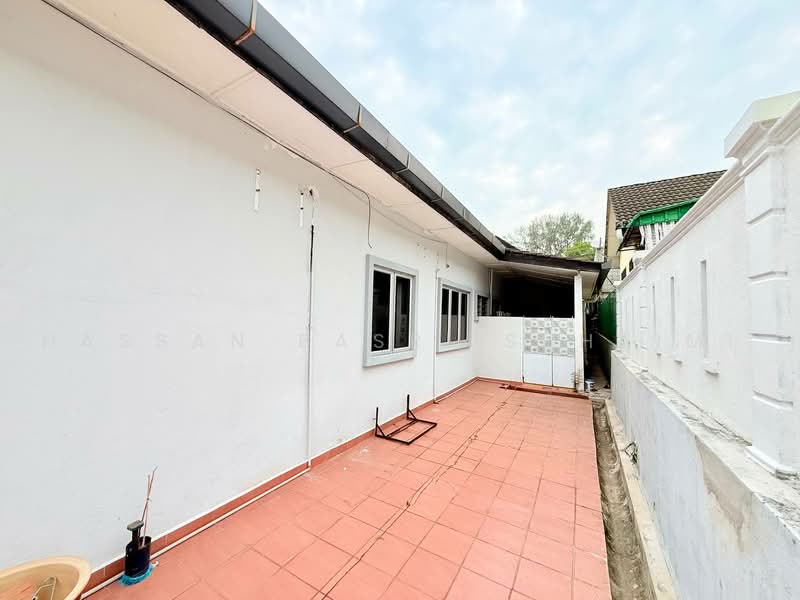 Semi-Detached House for Sale in Taman Tasik Jaya (Senawang) - Hassan Basri Suhaimi - Exterior - PropertyGuru.com.my