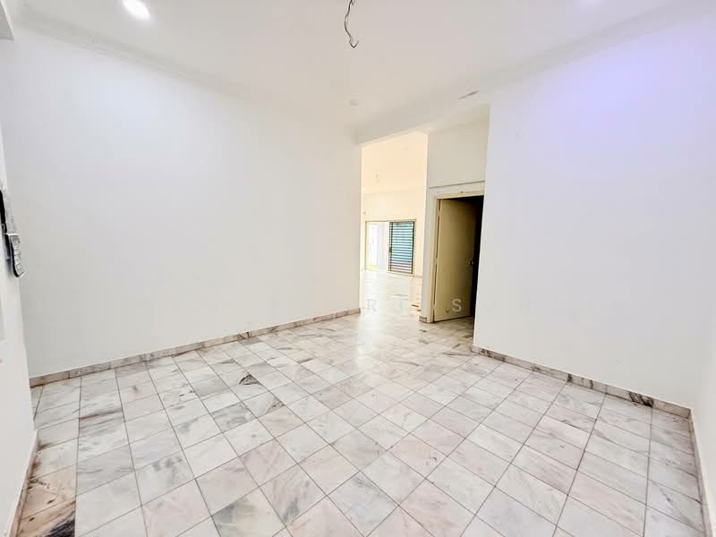 Semi-Detached House for Sale in Taman Tasik Jaya (Senawang) - Hassan Basri Suhaimi - Interior - PropertyGuru.com.my