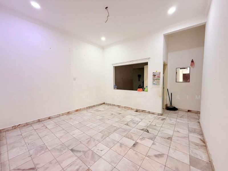 Semi-Detached House for Sale in Taman Tasik Jaya (Senawang) - Hassan Basri Suhaimi - Interior - PropertyGuru.com.my