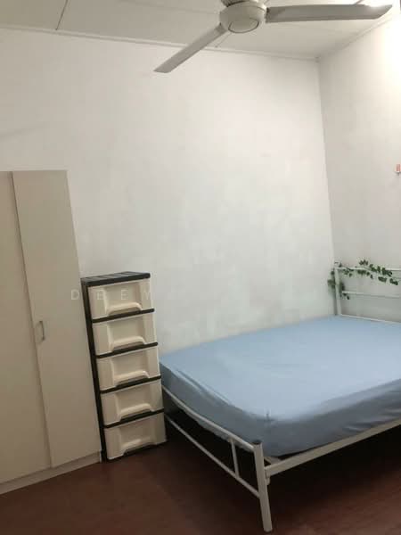 Apartment for Sale at Pangsapuri Danau Bayu - Deeya Yusof - Bedroom - PropertyGuru.com.my