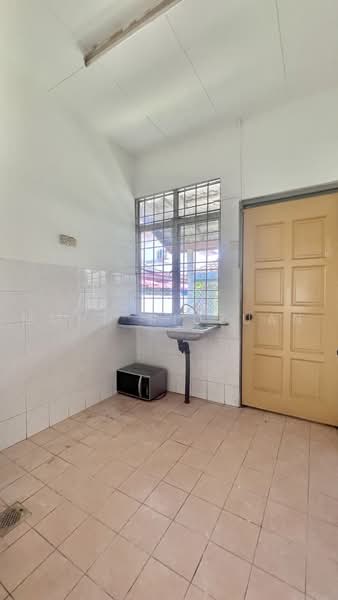 Bungalow House untuk Dijual di Taman Tasik Semenyih (Semenyih) - Mohd Ridzuan - Kitchen - PropertyGuru.com.my