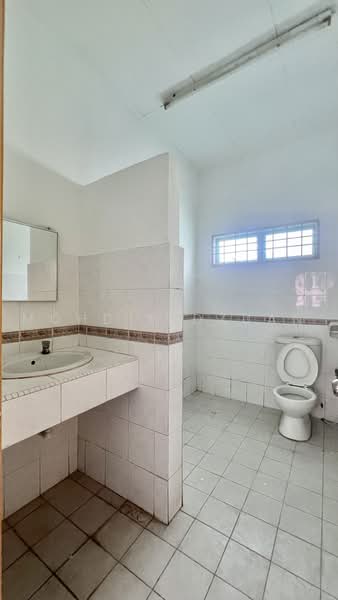 Bungalow House untuk Dijual di Taman Tasik Semenyih (Semenyih) - Mohd Ridzuan - Bathroom - PropertyGuru.com.my