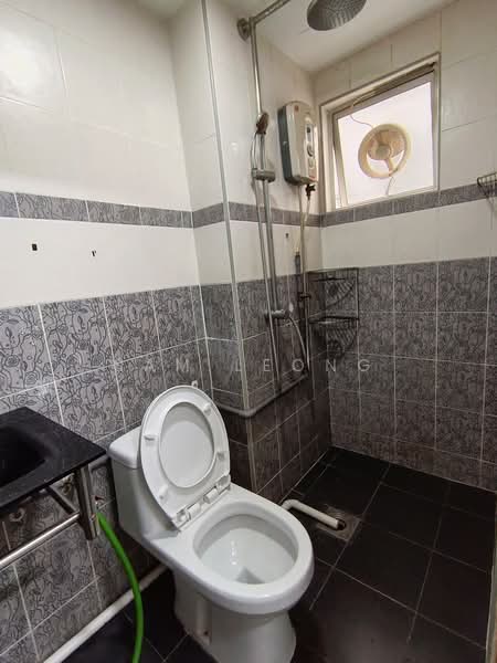 Kondominium untuk Disewa di Ketumbar Heights - Sam Leong - Bathroom - PropertyGuru.com.my