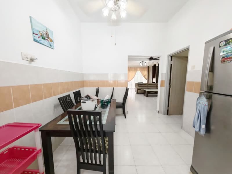 2-storey Terraced House for Sale in Taman Bestari Indah (Ulu Tiram) - Bess Wong - Dining Room - PropertyGuru.com.my