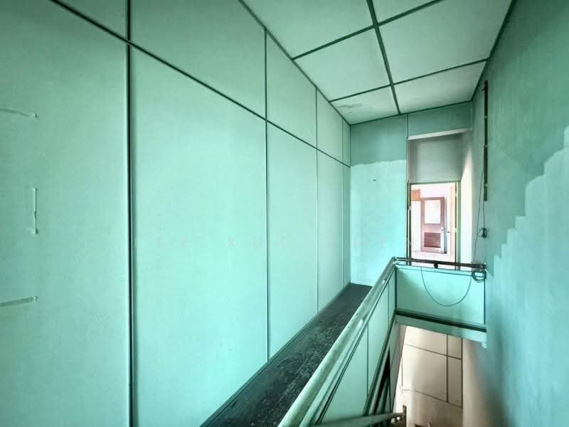 Kedai untuk Dijual di Jelutong (Penang) - Lee Xue Chen - Corridor - PropertyGuru.com.my