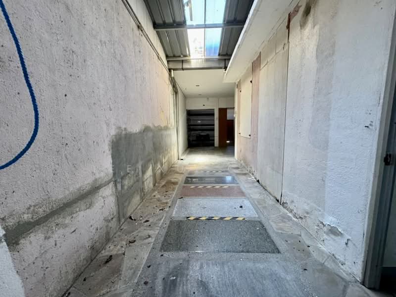 Kedai untuk Dijual di Jelutong (Penang) - Lee Xue Chen - Corridor - PropertyGuru.com.my