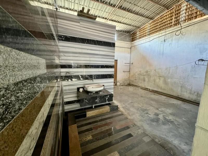 Kedai untuk Dijual di Jelutong (Penang) - Lee Xue Chen - Interior - PropertyGuru.com.my