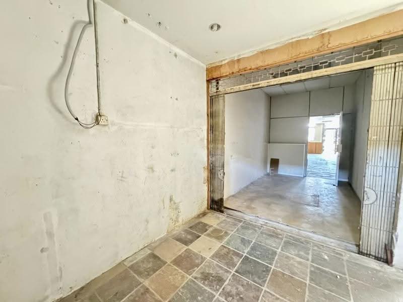 Kedai untuk Dijual di Jelutong (Penang) - Lee Xue Chen - Interior - PropertyGuru.com.my