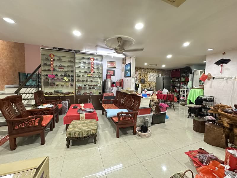 Rumah Teres 2-Tingkat untuk Dijual di Taman Melawati (Ulu Kelang) - Denver Sin - Living Room - PropertyGuru.com.my