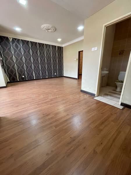 Rumah Teres 2-Tingkat untuk Dijual di Denai Alam (Shah Alam) - Ismadi Ismail - Living Room - PropertyGuru.com.my
