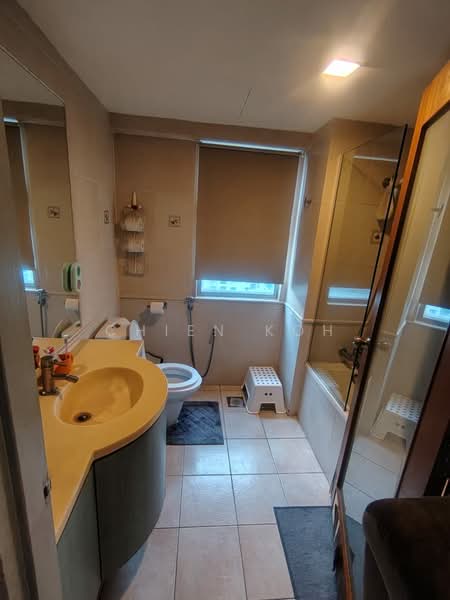 Kondominium untuk Disewa di Pantai Panorama Condominiums - Chien Koh - Bathroom - PropertyGuru.com.my