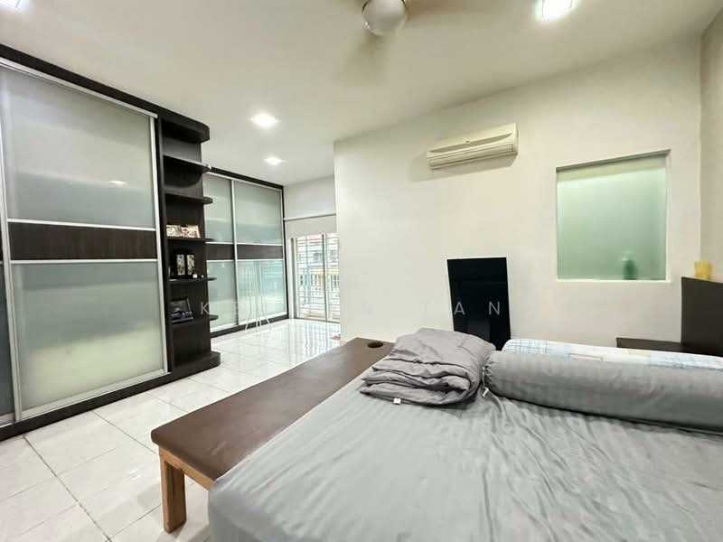 Semi-Detached House for Sale in Sutera Damansara (Damansara Damai) - Kelven Tan - Bedroom - PropertyGuru.com.my