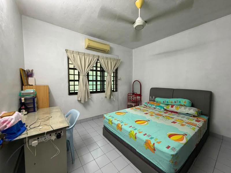 Flat for Sale at Rumah Pangsa Permas Jaya - Jason Sim - Bedroom - PropertyGuru.com.my
