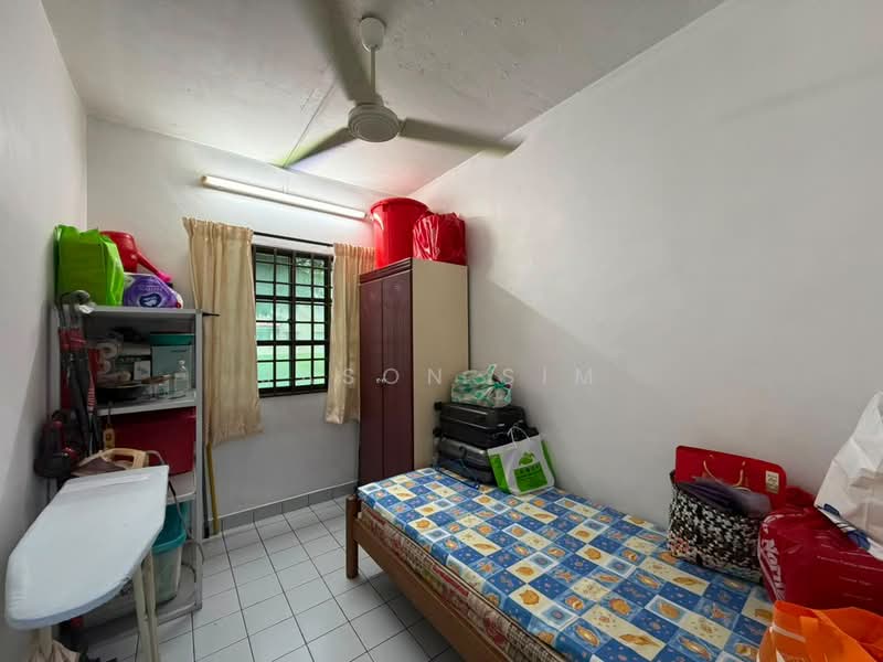 Flat for Sale at Rumah Pangsa Permas Jaya - Jason Sim - Bedroom - PropertyGuru.com.my