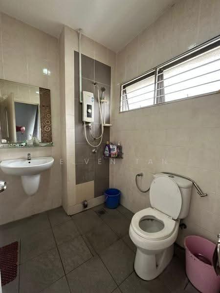 Rumah Teres untuk Dijual di Damansara Damai (Selangor) - Kelven Tan - Bathroom - PropertyGuru.com.my