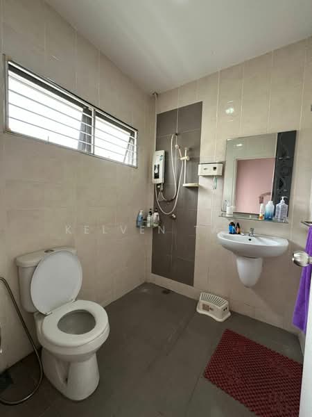Rumah Teres untuk Dijual di Damansara Damai (Selangor) - Kelven Tan - Bathroom - PropertyGuru.com.my