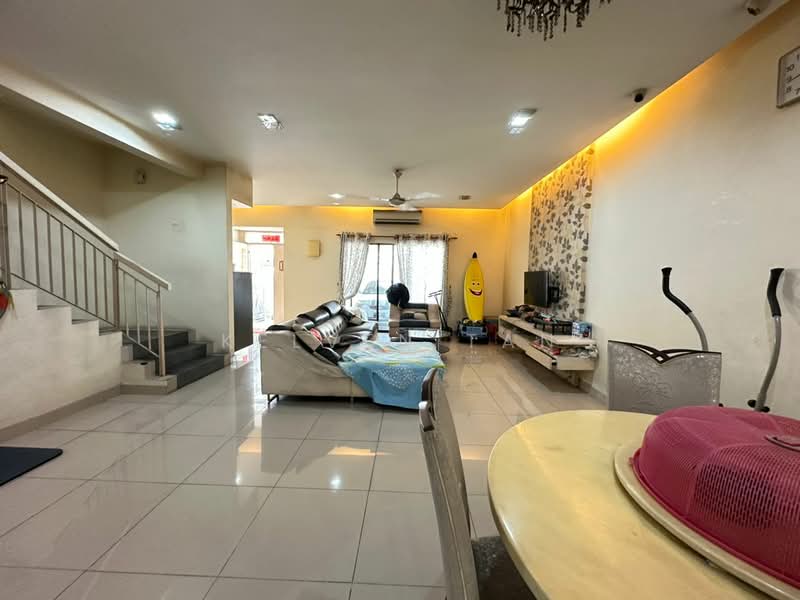 Rumah Teres untuk Dijual di Damansara Damai (Selangor) - Kelven Tan - Living Room - PropertyGuru.com.my
