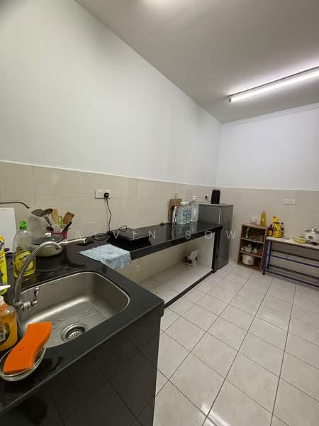 Kondominium untuk Disewa di Platinum Hill PV 3 - Alvin Sow - Kitchen - PropertyGuru.com.my