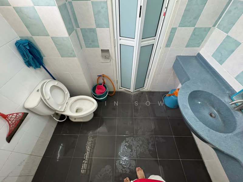 Kondominium untuk Disewa di Platinum Hill PV 3 - Alvin Sow - Bathroom - PropertyGuru.com.my