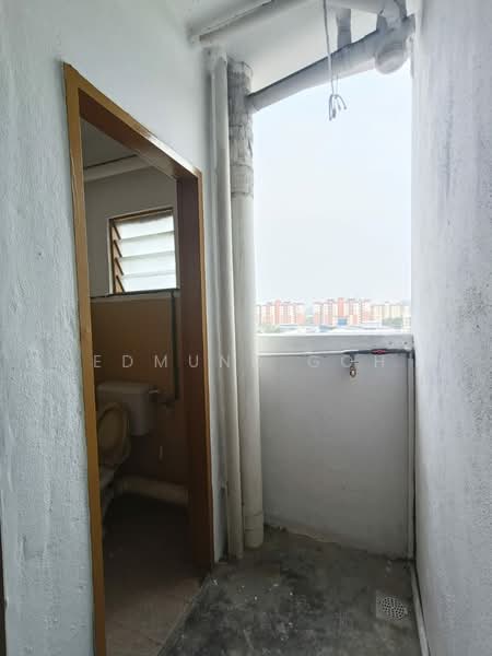 Flat for Rent at Desa Mentari Flat (Block 11) - Edmund Goh - Bathroom - PropertyGuru.com.my