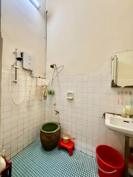 1-storey Terraced House for Sale in Skudai (Johor) - Jason Sim - Bathroom - PropertyGuru.com.my