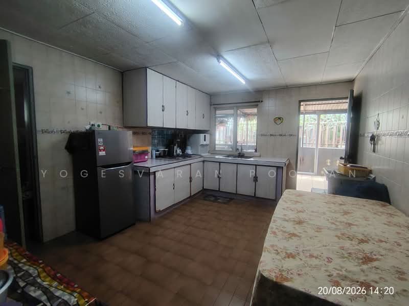 Rumah Berkembar untuk Dijual di Taman Sri Andalas (Klang) - Yogesvaran Poovan - Kitchen - PropertyGuru.com.my