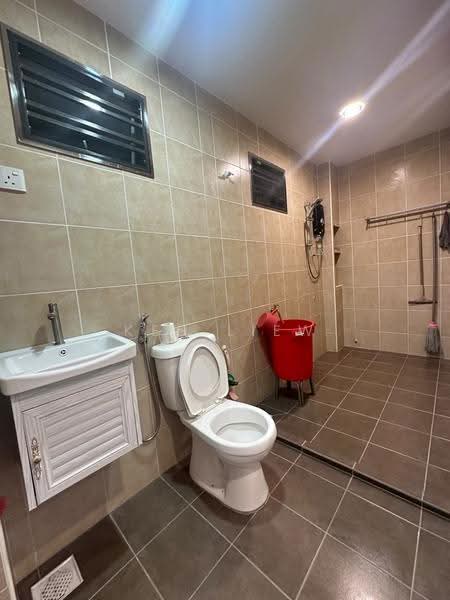 2.5-storey Terraced House for Sale in Skudai (Johor) - Ken Liew - Bathroom - PropertyGuru.com.my