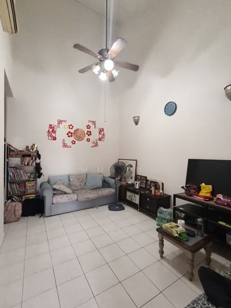 1-storey Terraced House for Sale in Taman Molek (Johor Bahru) - Sammi Hoo - Living Room - PropertyGuru.com.my