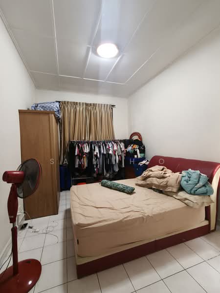 1-storey Terraced House for Sale in Taman Molek (Johor Bahru) - Sammi Hoo - Bedroom - PropertyGuru.com.my