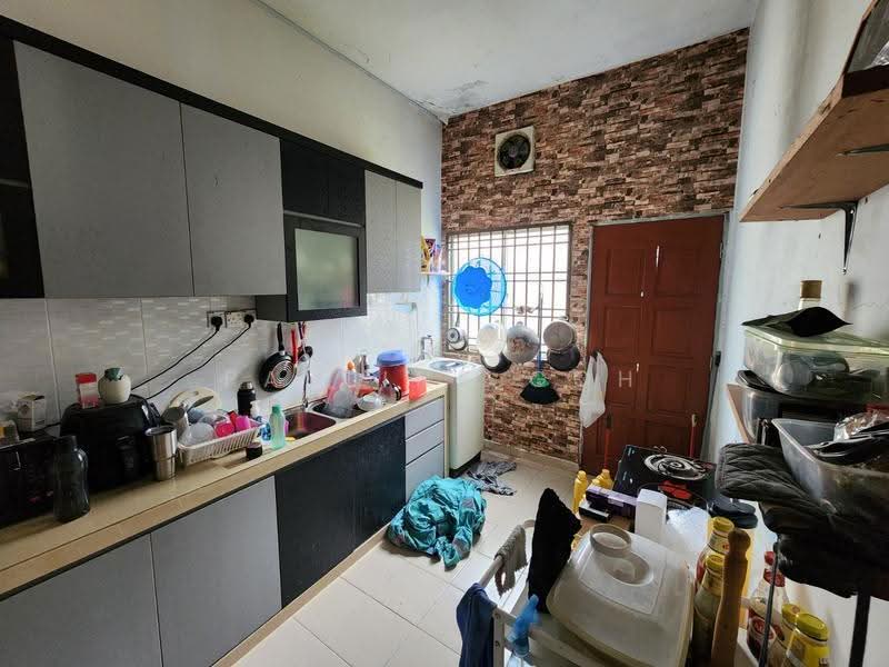 Cluster House for Sale in Taman Kota Masai (Pasir Gudang) - Pauline Goh - Kitchen - PropertyGuru.com.my