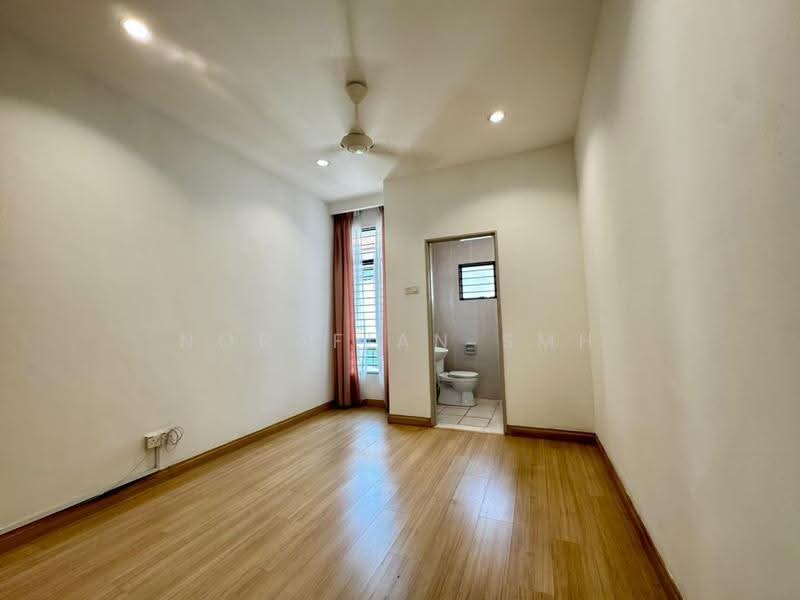 Semi-Detached House for Sale in Alam Sari (Bangi) - Norafian SMH - Bathroom - PropertyGuru.com.my