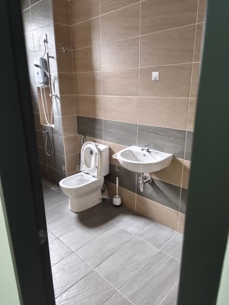 Rumah Kluster untuk Disewa di Taman Lagenda Putra (Kulai) - Ken Liew - Bathroom - PropertyGuru.com.my