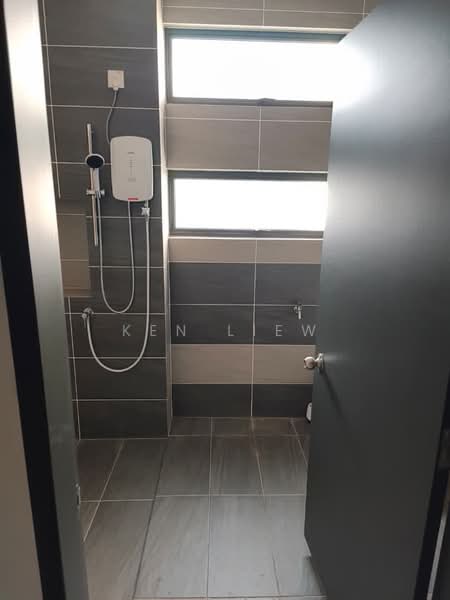 Rumah Kluster untuk Disewa di Taman Lagenda Putra (Kulai) - Ken Liew - Bathroom - PropertyGuru.com.my