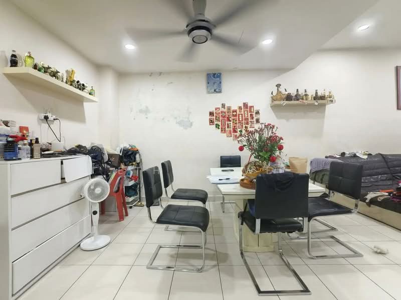 Townhouse for Sale in Batu Caves (Selangor) - Ethan Swe - Living Room - PropertyGuru.com.my