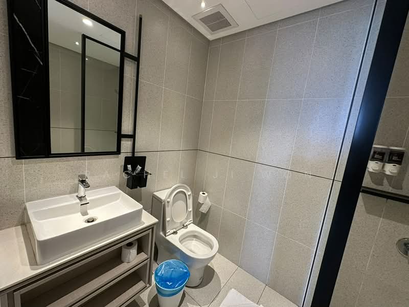 Service Residence for Sale at Millerz Square Serviced Residence - Rachel Ji Won - Bathroom - PropertyGuru.com.my