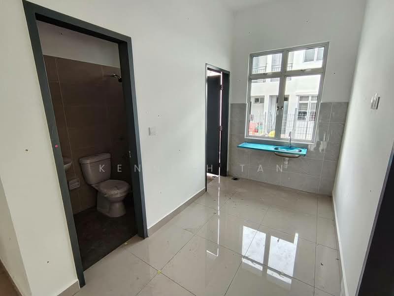Terraced House for Sale in Bandar Dato Onn (Tebrau) - Kenneth Tan - Bathroom - PropertyGuru.com.my