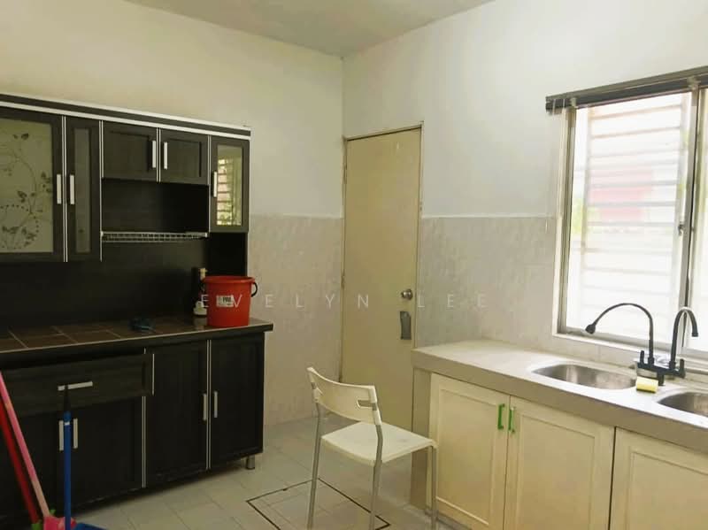 2.5-storey Terraced House for Sale in Taman Sri Gombak (Gombak) - Evelyn Lee - Kitchen - PropertyGuru.com.my