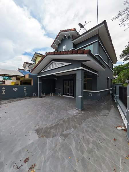 2-storey Terraced House for Sale in Taman Puteri Wangsa (Ulu Tiram) - Edmund Loh - Exterior - PropertyGuru.com.my